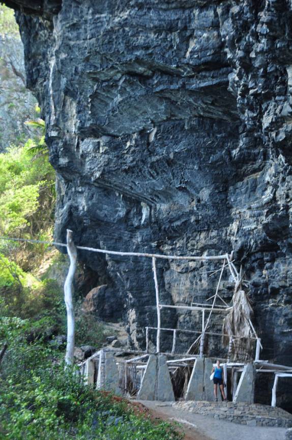 As ruínas da misteriosa casa em Playa Frontón, perto de La Galera, na península de Samaná, litoral norte da República Dominicana